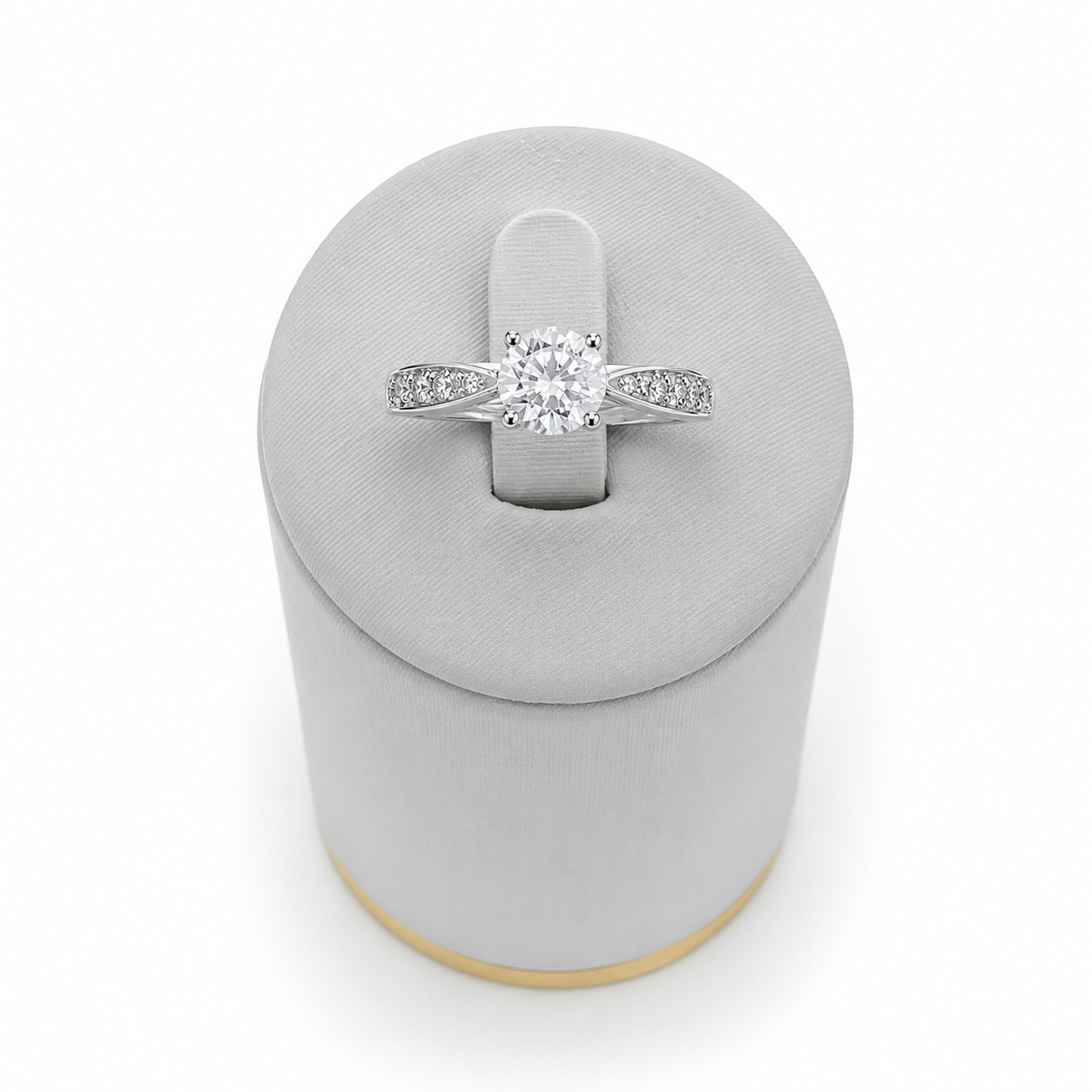 Anel Solitário Moissanite com Aro Cravejado - Imagem 2