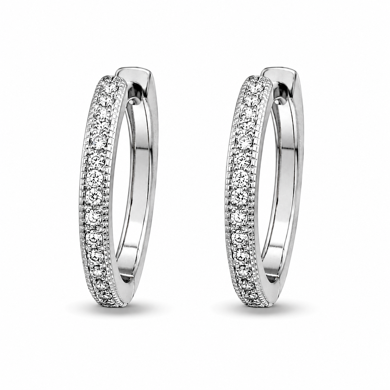 Brinco Argola em Prata 925 Cravejada com Zircônias - 20mm - Imagem 2