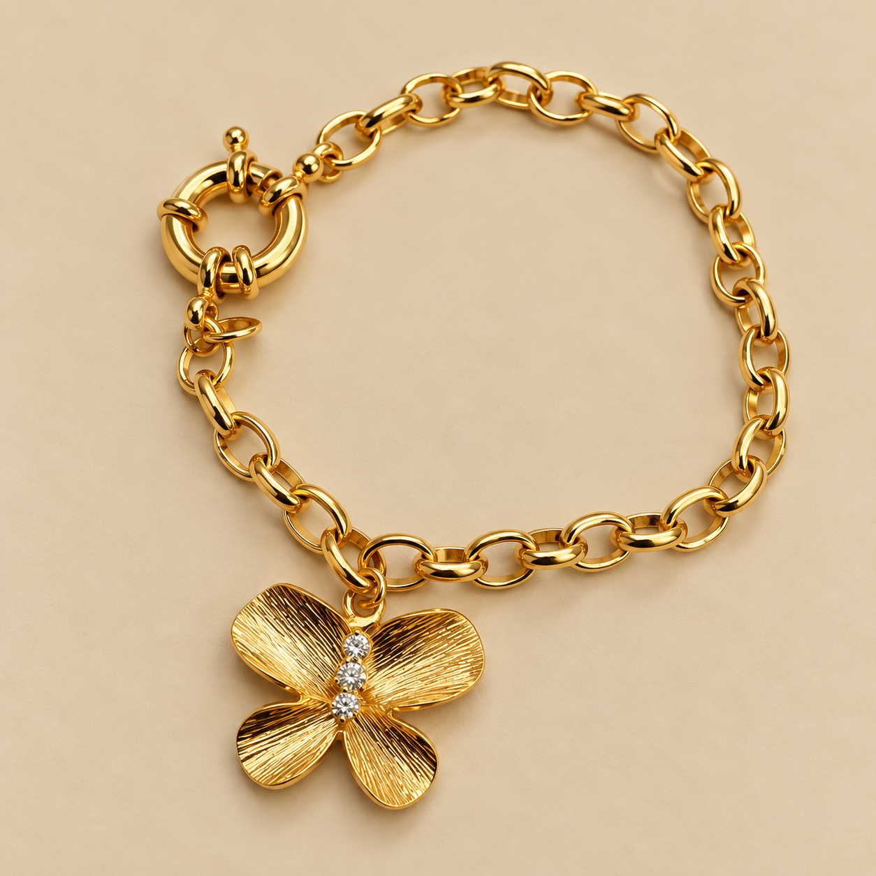 Pulseira Dourada com Pingente de Flor - Imagem 2